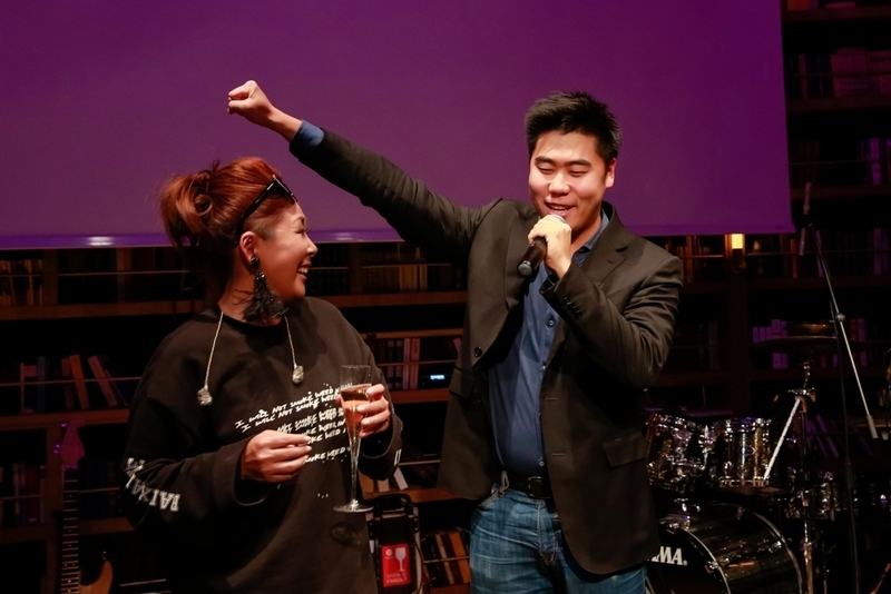 Сын Аниты Сергей весьма эмоционально поздравил любимую маму