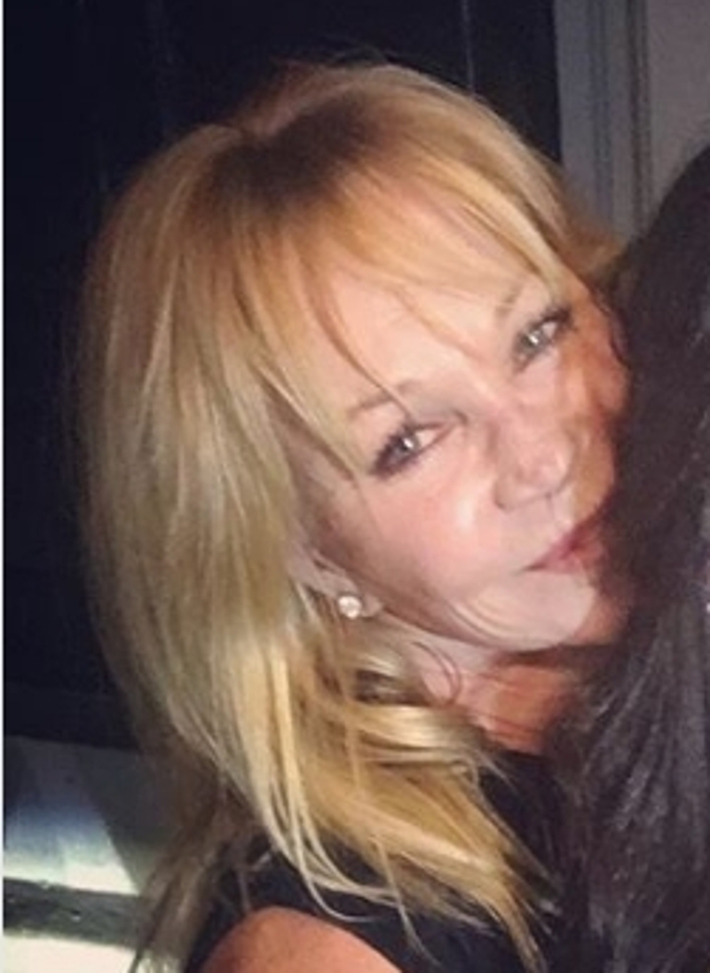 Мелани Гриффит пытается скрыть последствия рака кожи