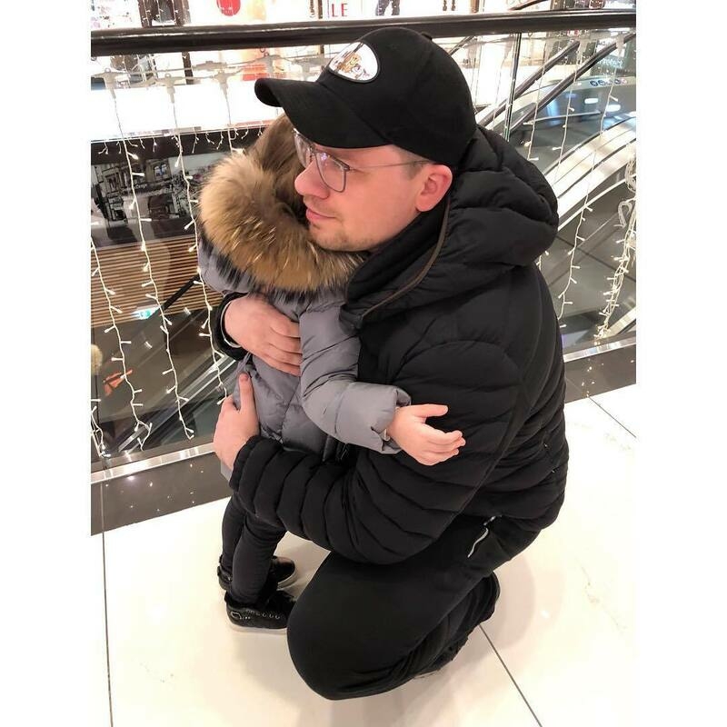 Вместо изнурительных диет и спорта похудевший Харламов предпочитает проводить время с ребенком