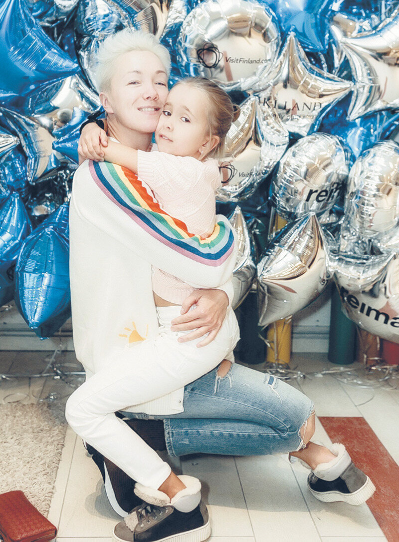 У Дарьи растет дочь Анна. Девочка серьезно увлекается музыкой и теннисом. И звездная мама готова помогать ей даже в ущерб карьере