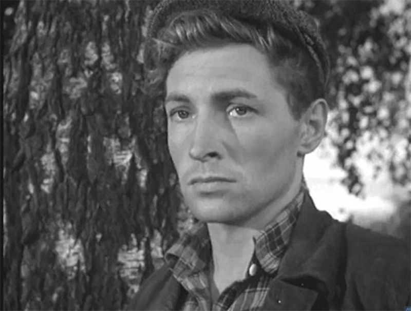 Простой тракторист Матвей Морозов