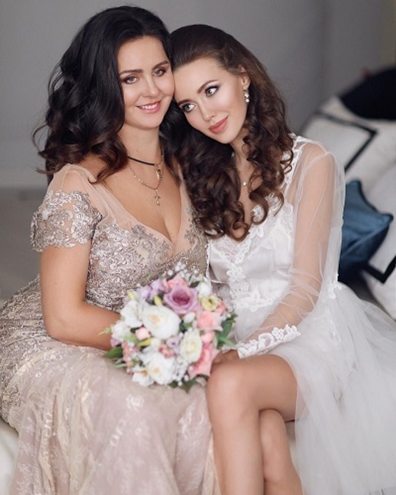 Анастасия с мамой