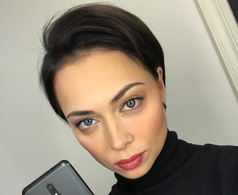 Настасья Самбурская