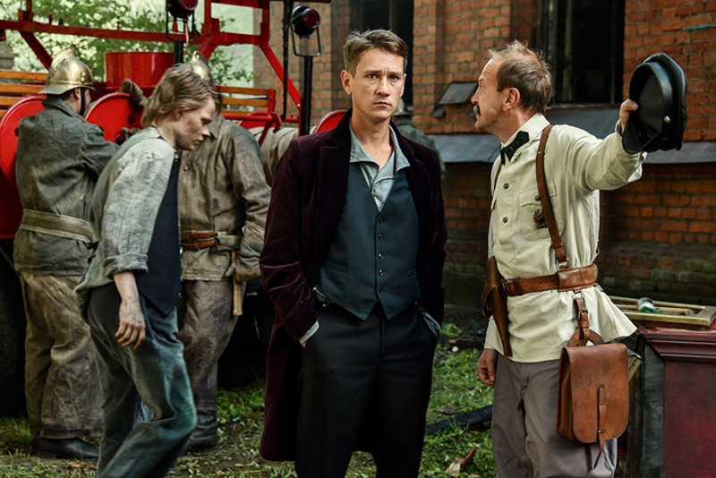 В новом телефильме «Подкидыш» актер перевоплотился в вора-перевертыша