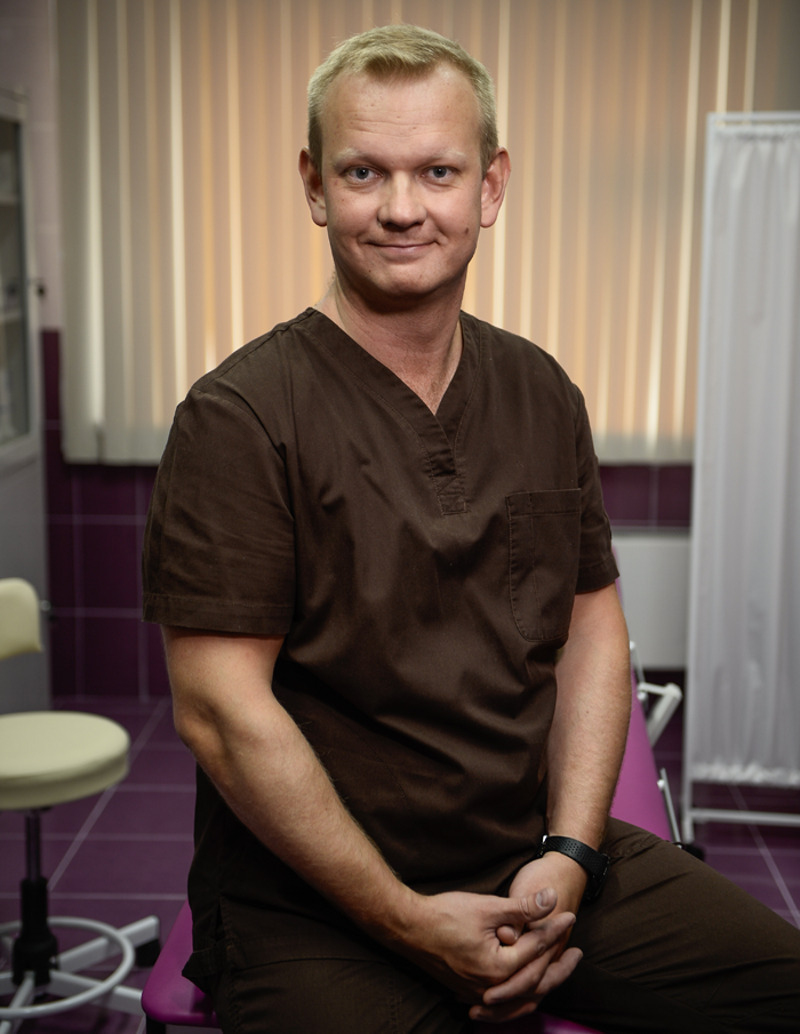 Травматолог-ортопед, доктор, кандидат медицинских наук, ведущий специалист в области спортивной травматологии и лечения суставо Юрий Глазков