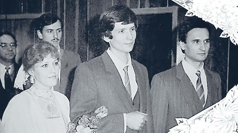 Елена Проклова бьла замужем три раза. Самым продолжтельным оказался ее третий брак. За Андрея Тришина Елена вышла замуж в 1985 году. Супруги прожили вместе тридцать лет, но в 2015 году Елена и Андрей разошлись