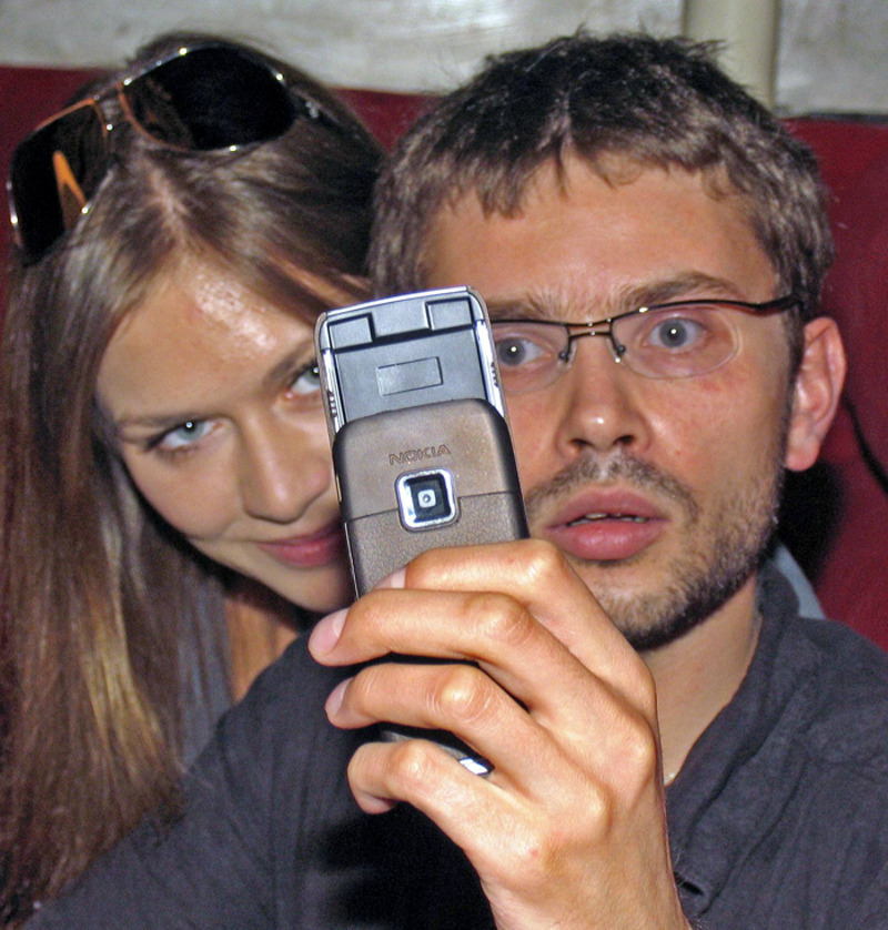 На съемках сериала «Не родись красивой» у Марии начался служебный роман с Артемом Семакиным