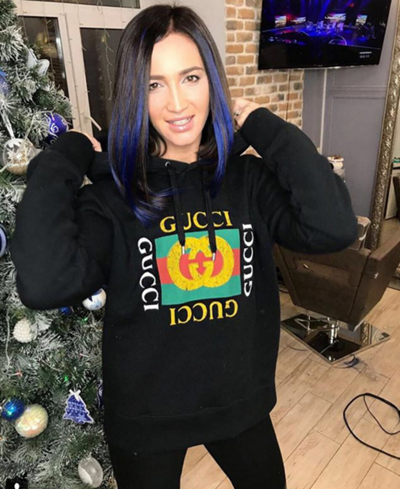 Ольга Бузова выкрасила волосы в синий цвет