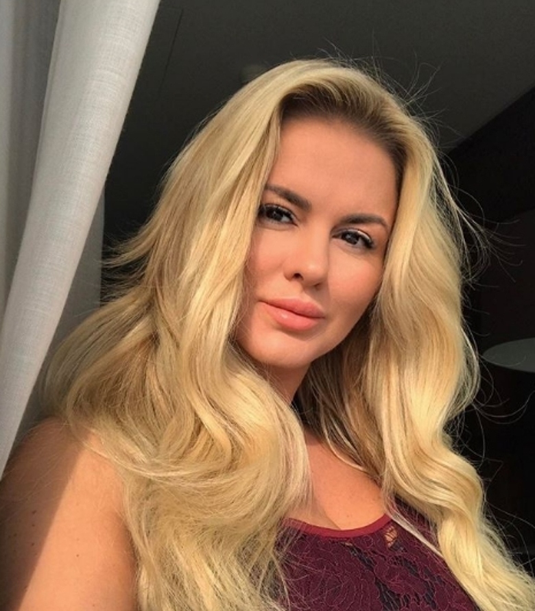 Анна Семенович