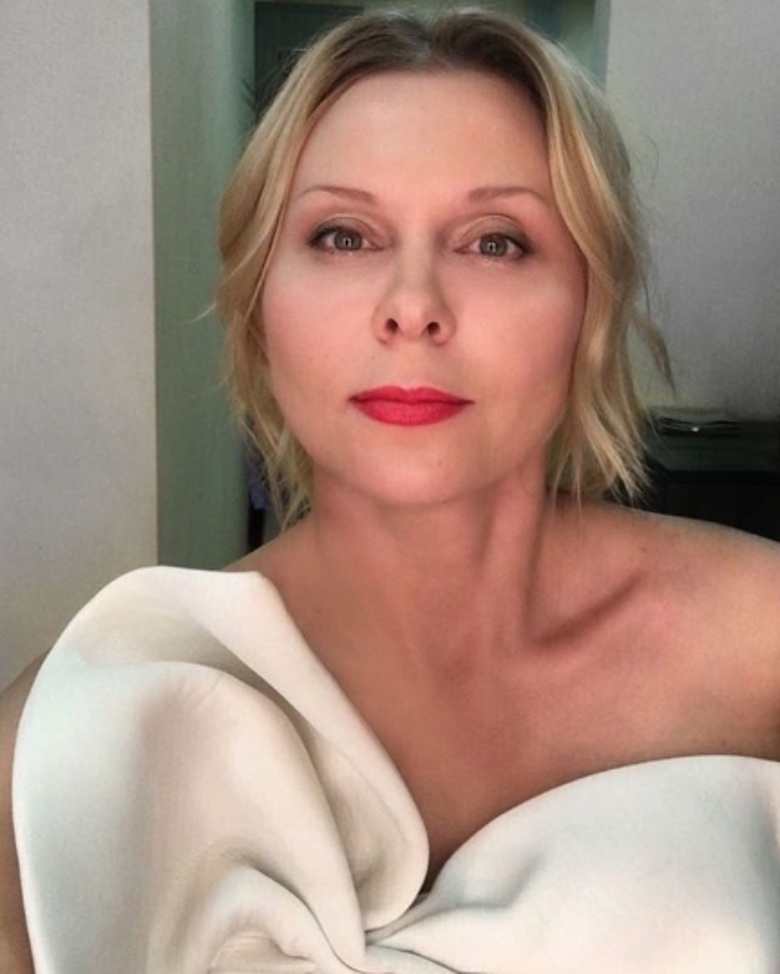 ЯНА ТРОЯНОВА