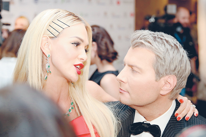 Виктория Лопырева и Николай Басков пока не торопятся с обещанной свадьбой, но явно наслаждаются репутацией яркой парочки