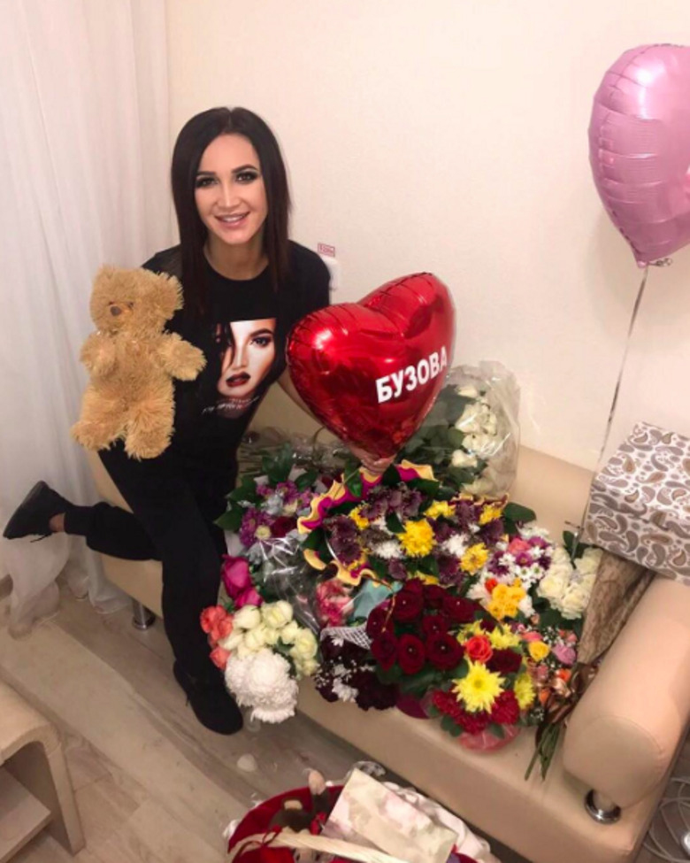 У Ольги Бузовой сейчас - 11 миллионов подписчиков