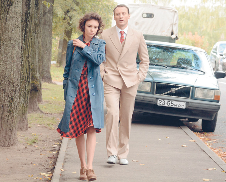 Игорь Миркурбанов и Стася Милославская в сериале «Дом фарфора»