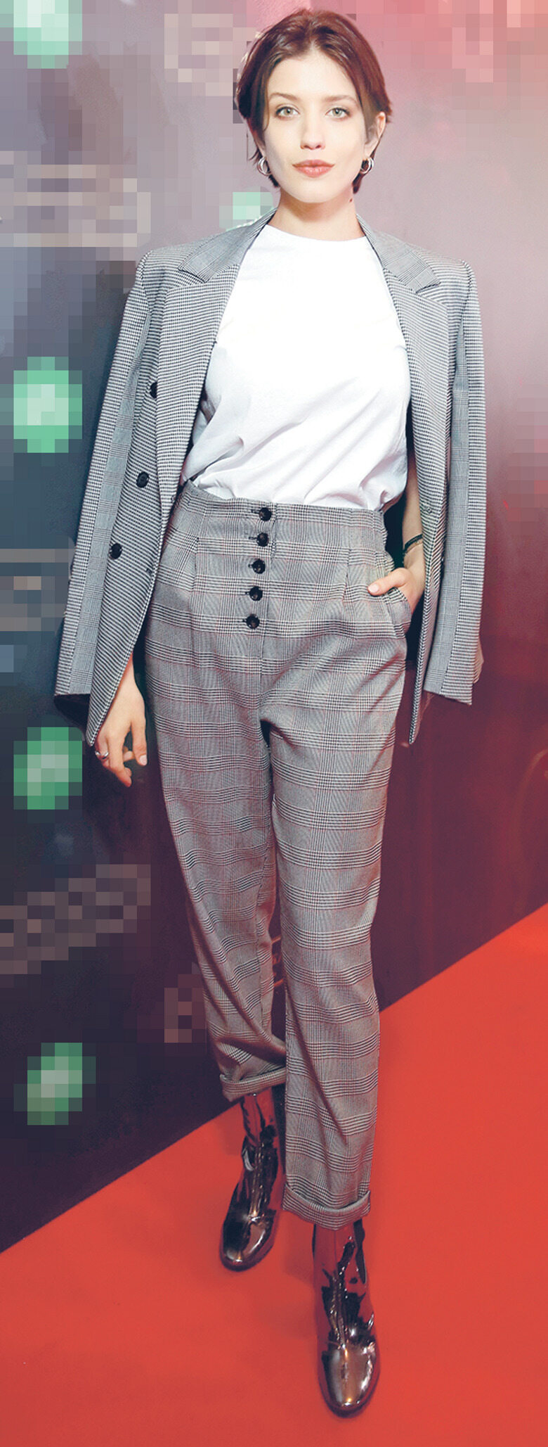 Анна Чиповская — самая нарядная девушка на вечеринке