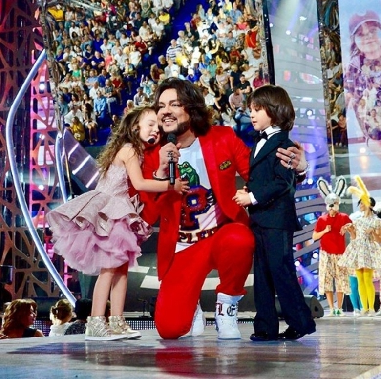 Филипп Киркоров с детьми