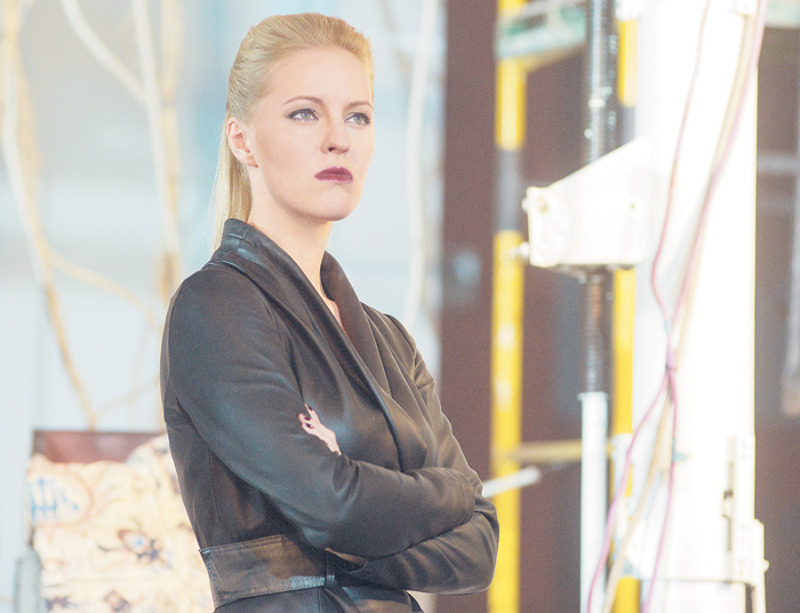 В сериале «Квест» Яна перевоплотилась в коварную злодейку. Впрочем, в ее исполнении даже зло приобретает неотразимый шарм