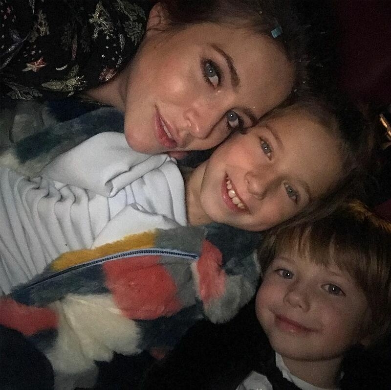 Юлия Барановская с детьми