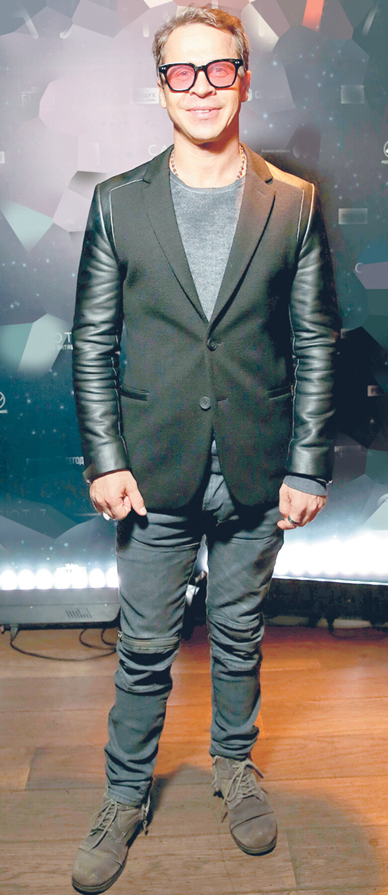 Зачем Павел Деревянко устроил клоунаду