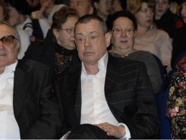 НИКОЛАЙ КАРАЧЕНЦОВ