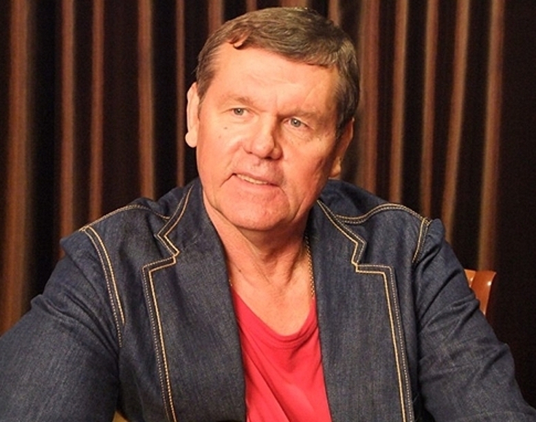 АЛЕКСАНДР НОВИКОВ