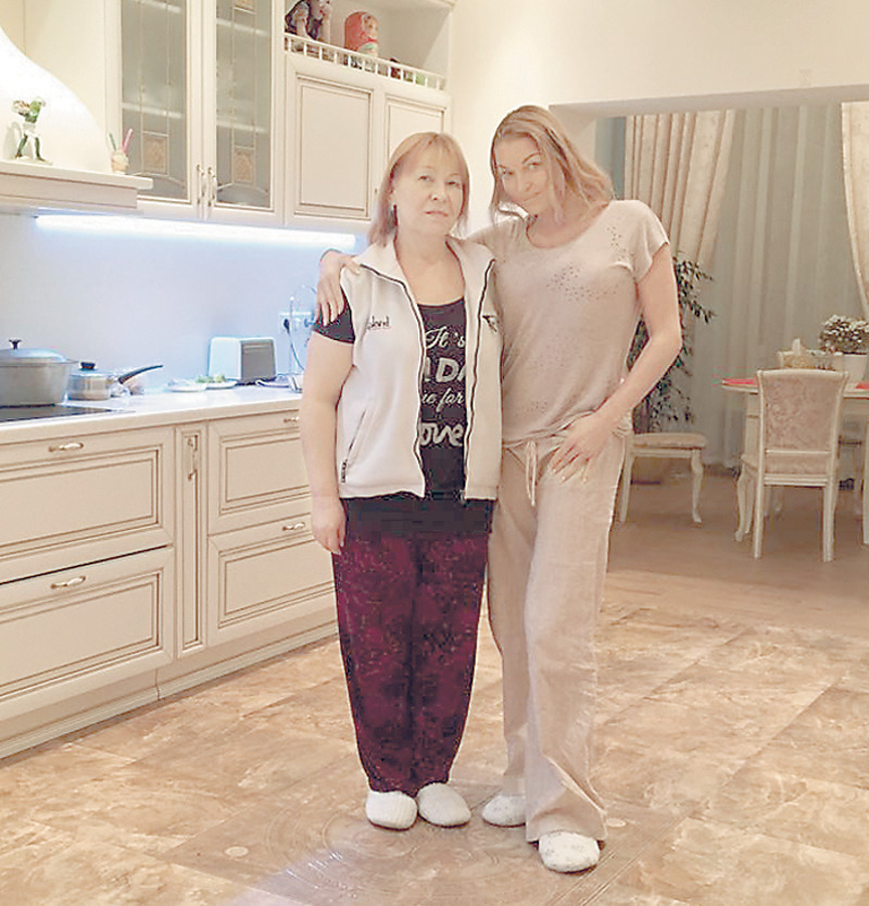 Раньше Анастасия и ее помощница Раиса отлично ладили