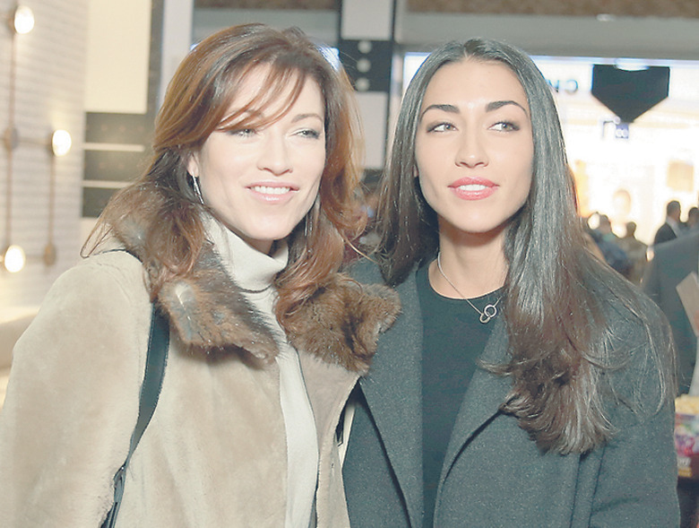 Старшей дочери Алены Хмельницкой уже 23 года. В этом году Александра окончила один из американских университетов