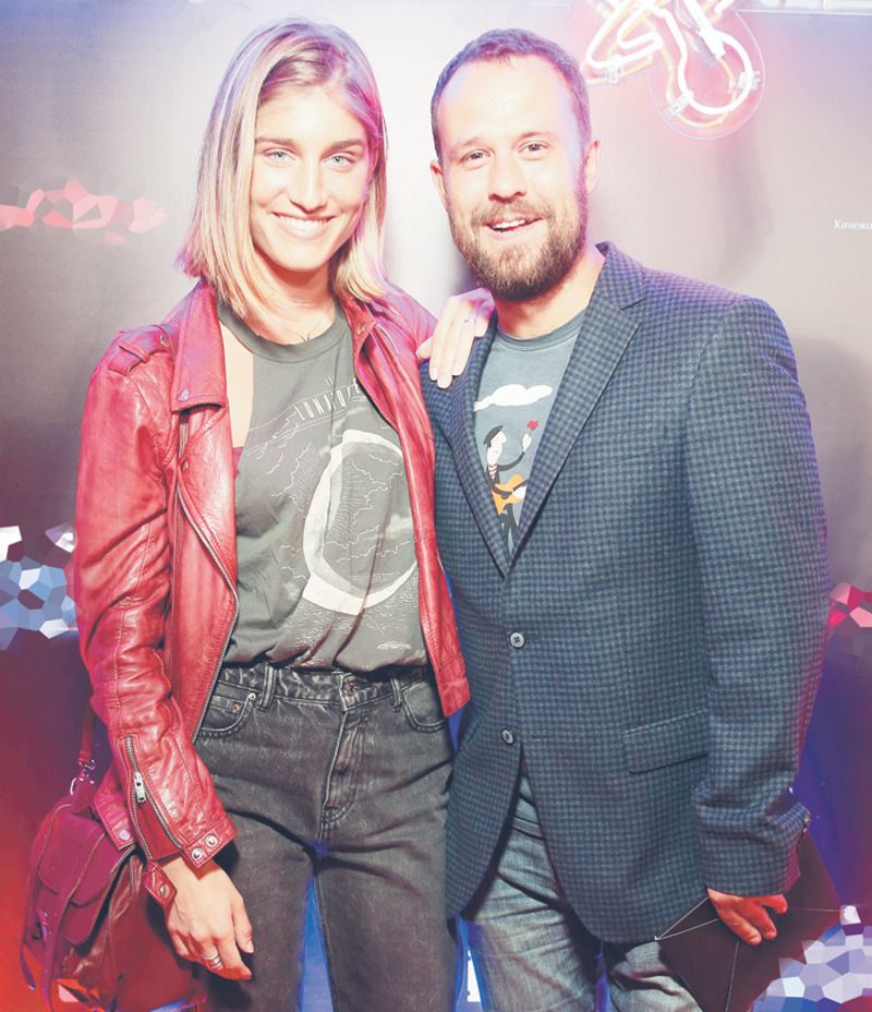 Как и многие актерские семьи, Кирилл и Нина Нинидзе стараются совмещать съемки и светскую жизнь с заботами по воспитанию ребенка