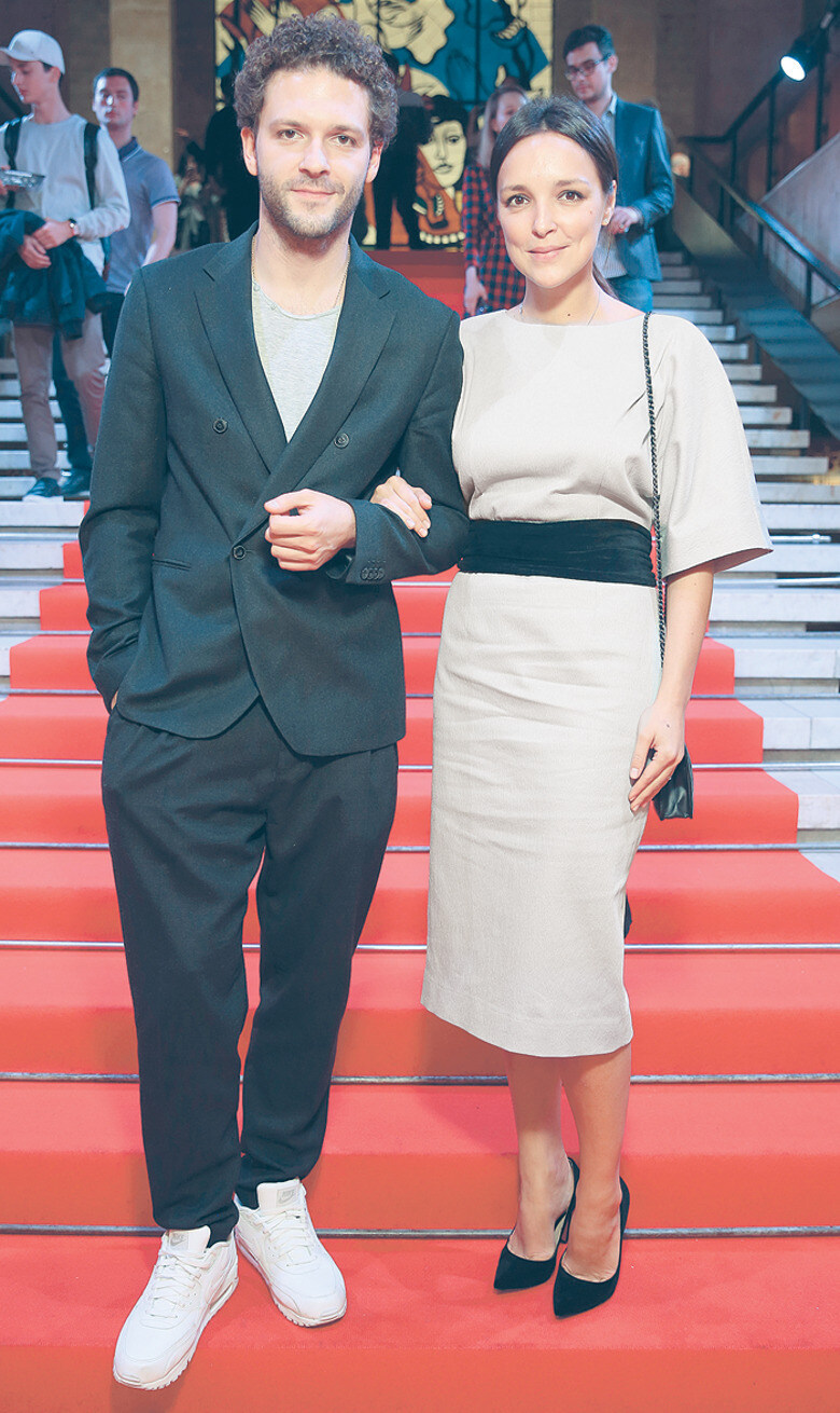 Парный выход: Константин Крюков с женой Алиной