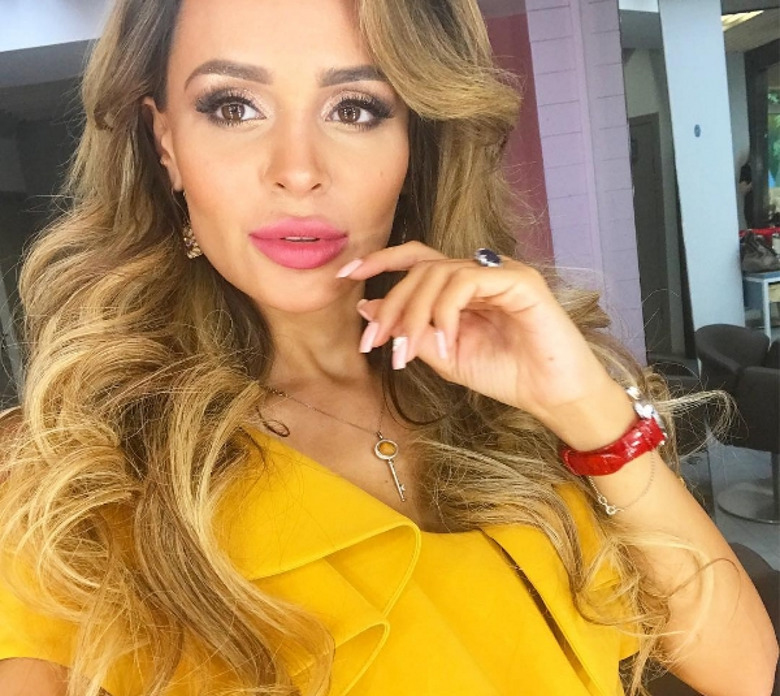 Анна Калашникова