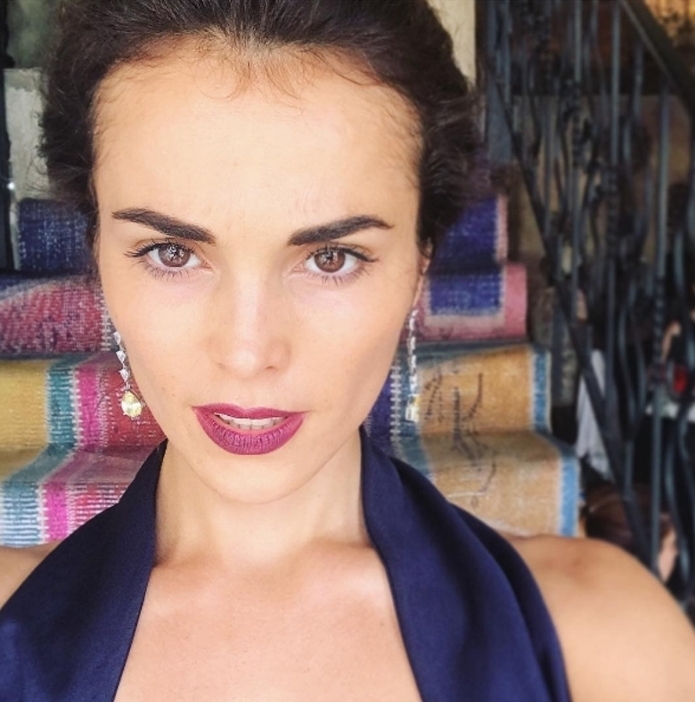 САТИ КАЗАНОВА