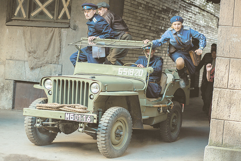 В сериале не мало трюковых сцен. И многие из них акетры решили выполнить сами, не прибегая к помощи каскадеров