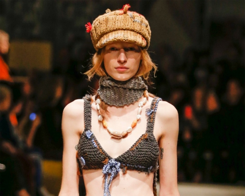 Они могут быть яркие вязаные...