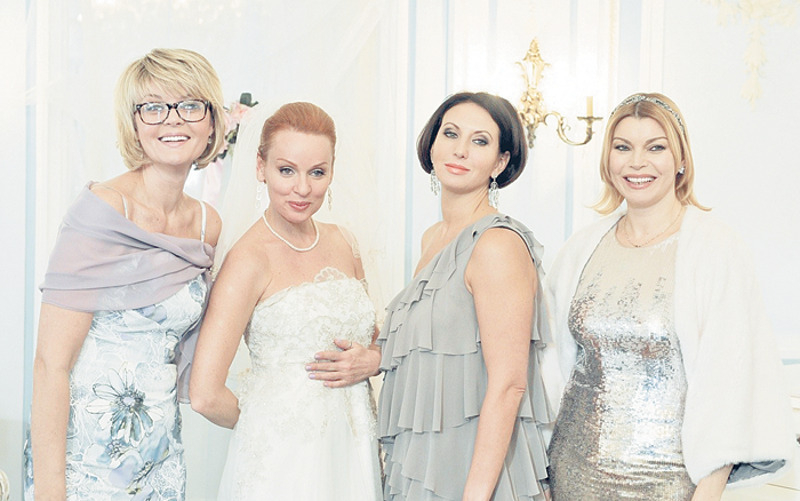 Кроме телевидения в жизни Юлии были и актерские удачи. Одна из них — сериал «Бальзаковский возраст, или Все мужики сво...»