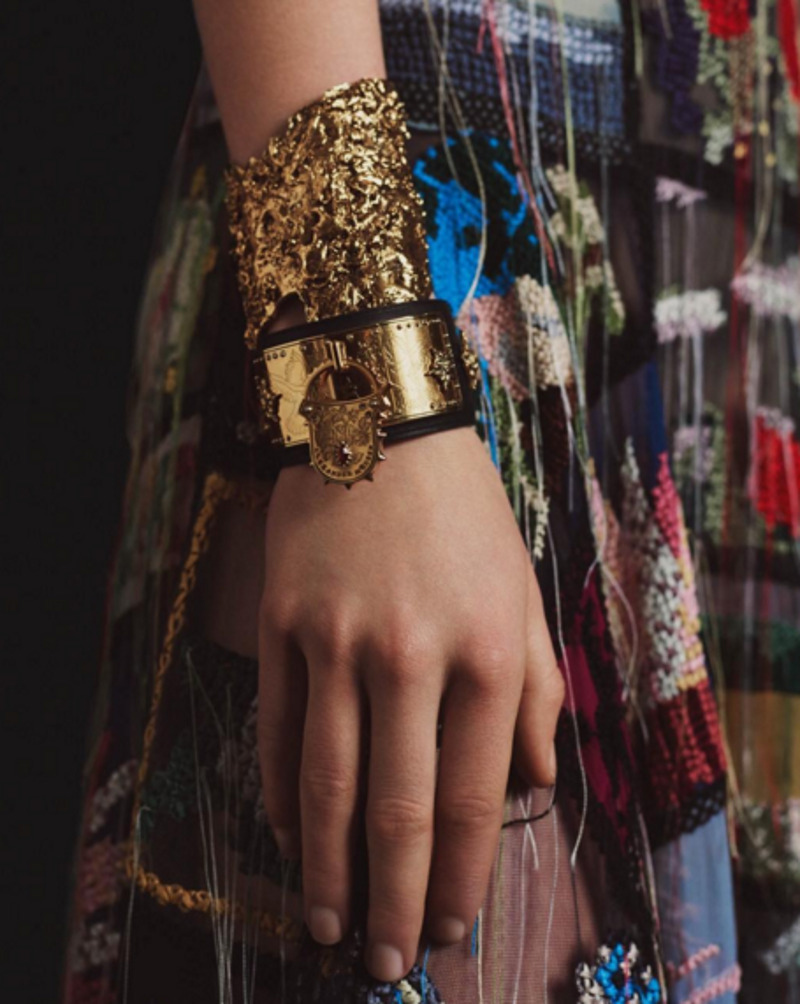 Массивные браслеты снова в моде