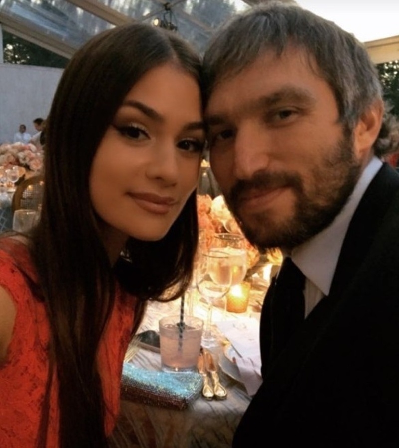 Анастасия Шубская и Александр Овечкин на свадьбе друзей