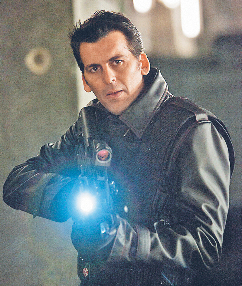 Одед Фер в фильме «Обитель зла: Возмездие»