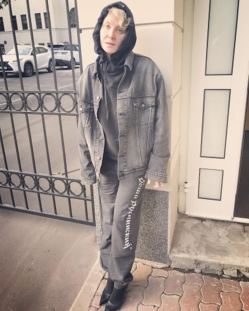 Шпильки со спортивными штанами - что случилось?