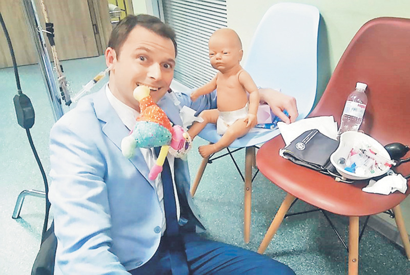 ...но иногда вместо настоящих младенцев в кадре были силиконовые куклы