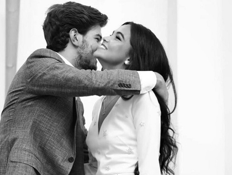 Молодожены