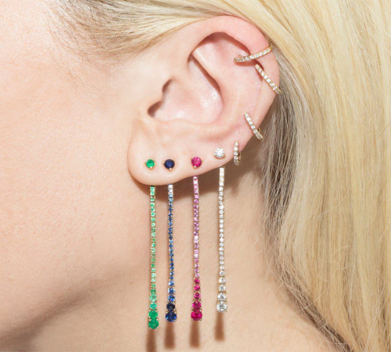 Мода на несколько сережек в ухе возвращается