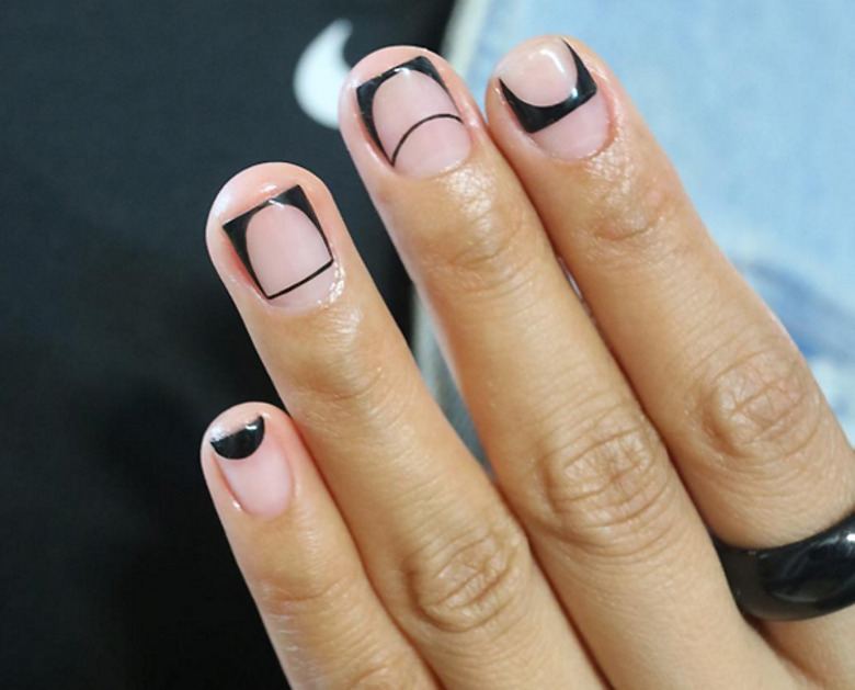 Грядущей осенью в маникюре будет моден минимализм и графичность