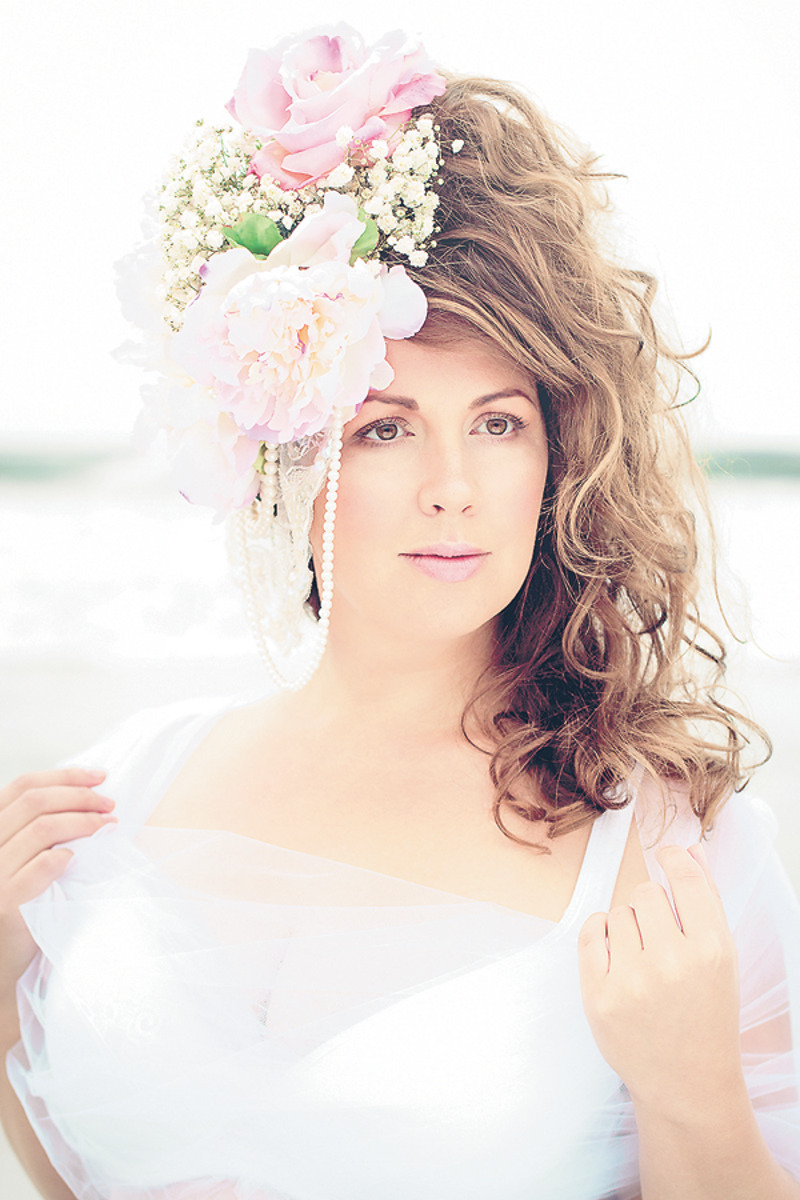 "В твоей жизни обязательно встретится тот самый единственный, который будет восторгаться и полюбит тебя такой, какая ты есть", - уверена Евгения Дюло