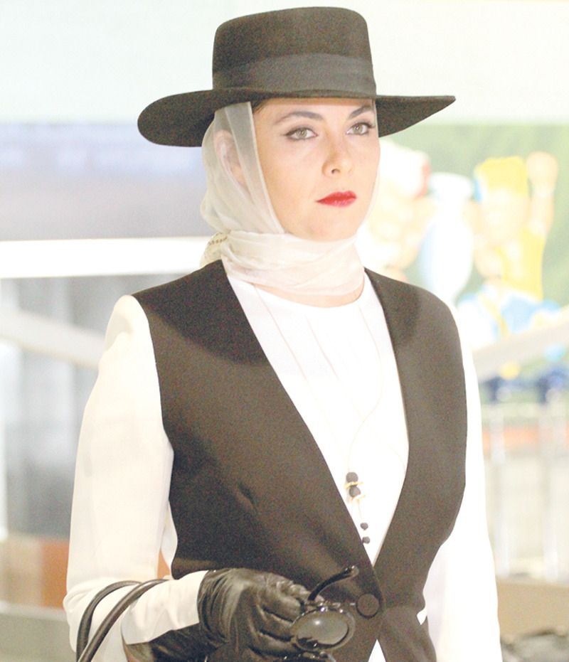 Яне Соколовской досталась роль коварной дамы, которая и закрутила всю драматичную интригу