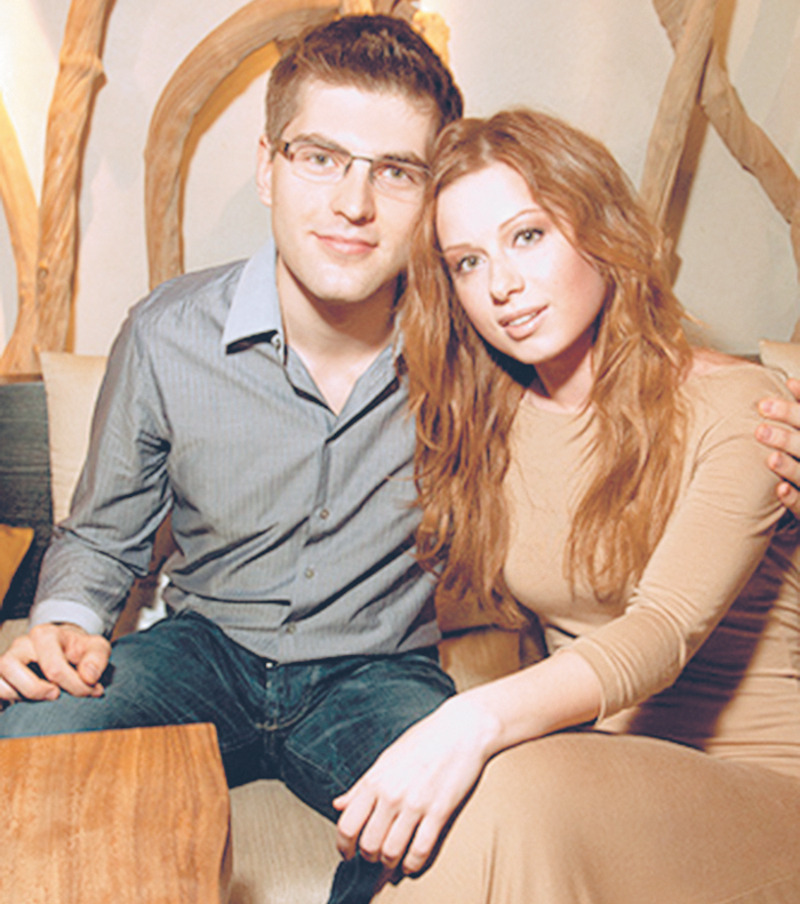 По слухам, Дмитрия и певицу Юлю Савичеву связывали романтические отношения