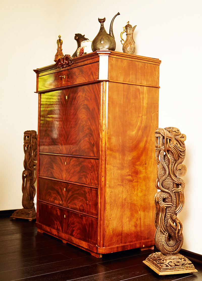 Статуэтки драконов муж Вики привез из Индии