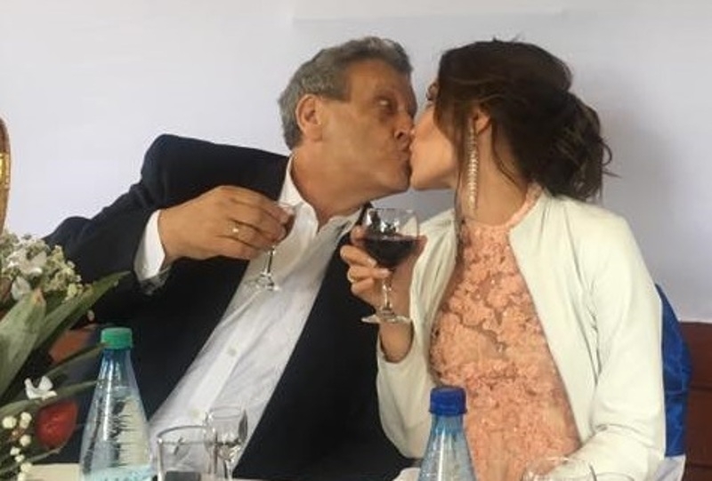 Молодожены