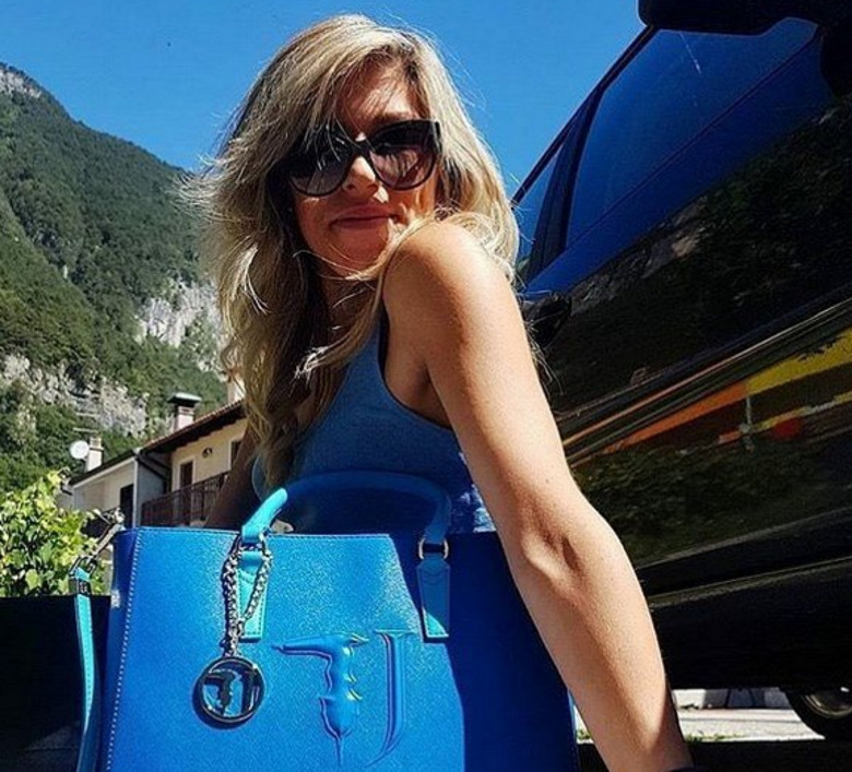 Выбираем гардероб для женщины за 40