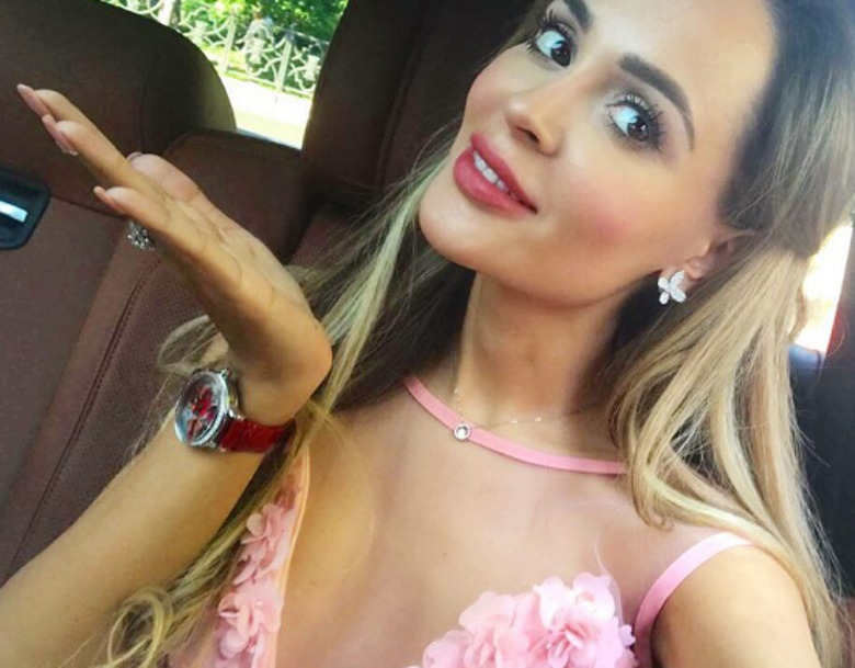 Анна Калашникова