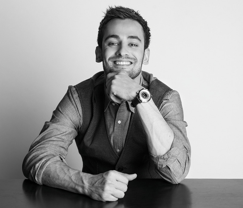 Рубашка, HENRY COTTON'S; жилет MCS; часы, модель L.U.C Time Traveler One Moscow, Chopard