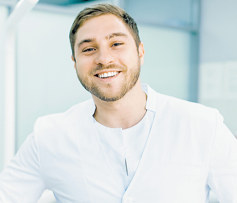 Стоматолог Алексей Шинкаренко